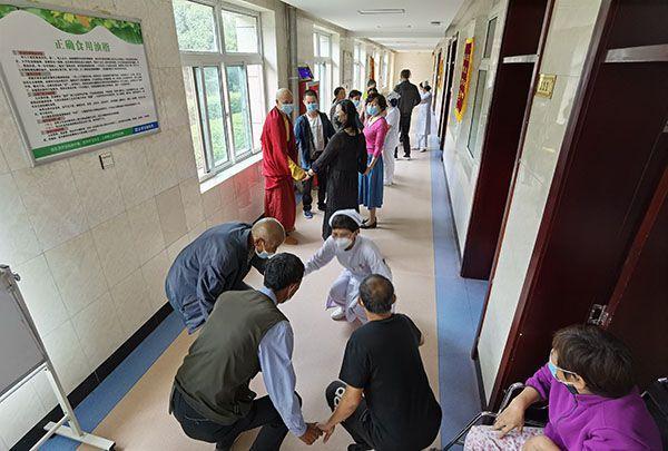 做《萝卜蹲》游戏