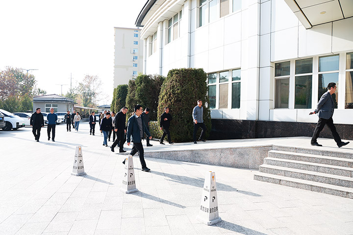 1763885228441346.jpg c1.jpg